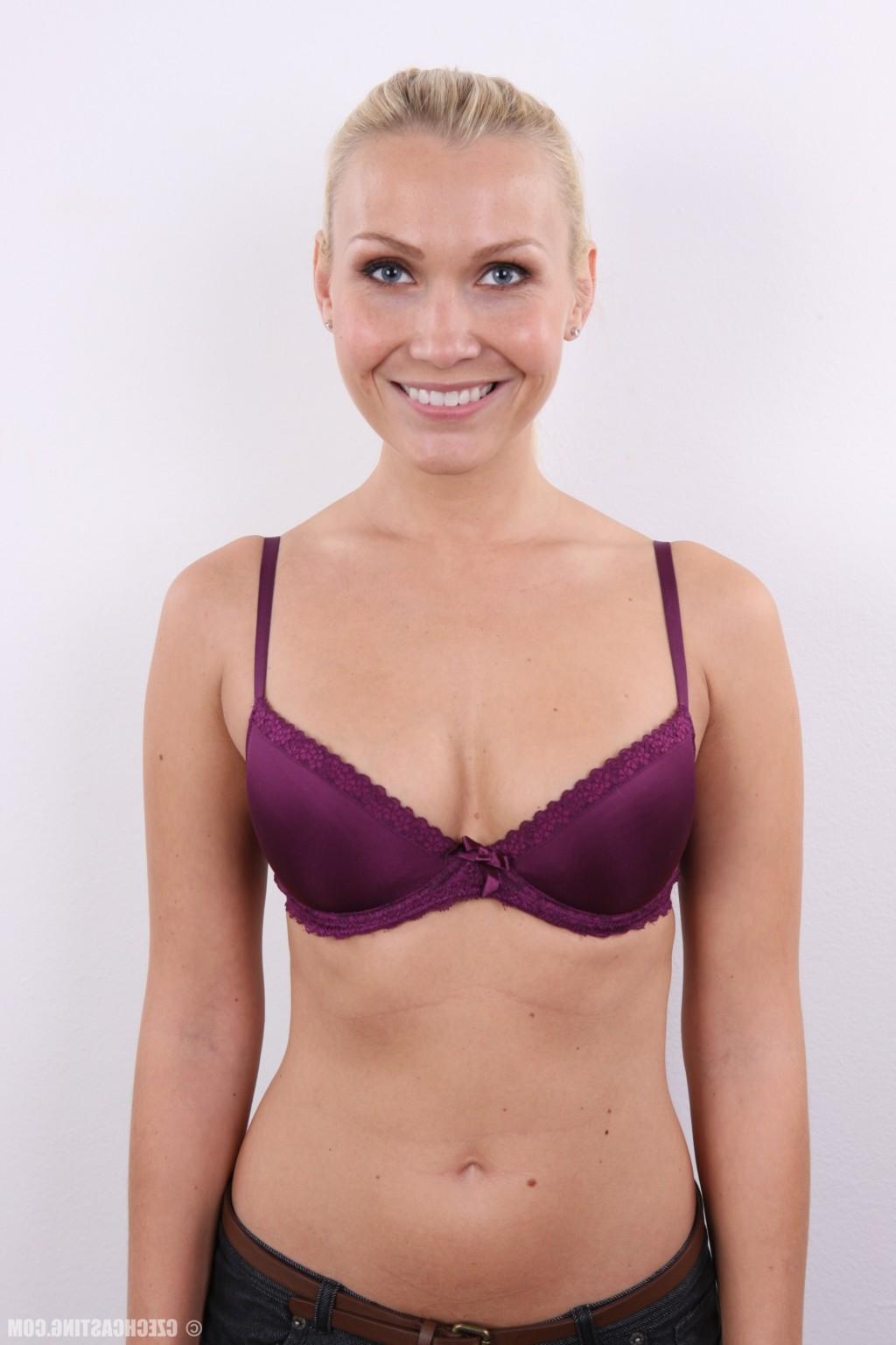 16P Czech Casting Michaela 2725
