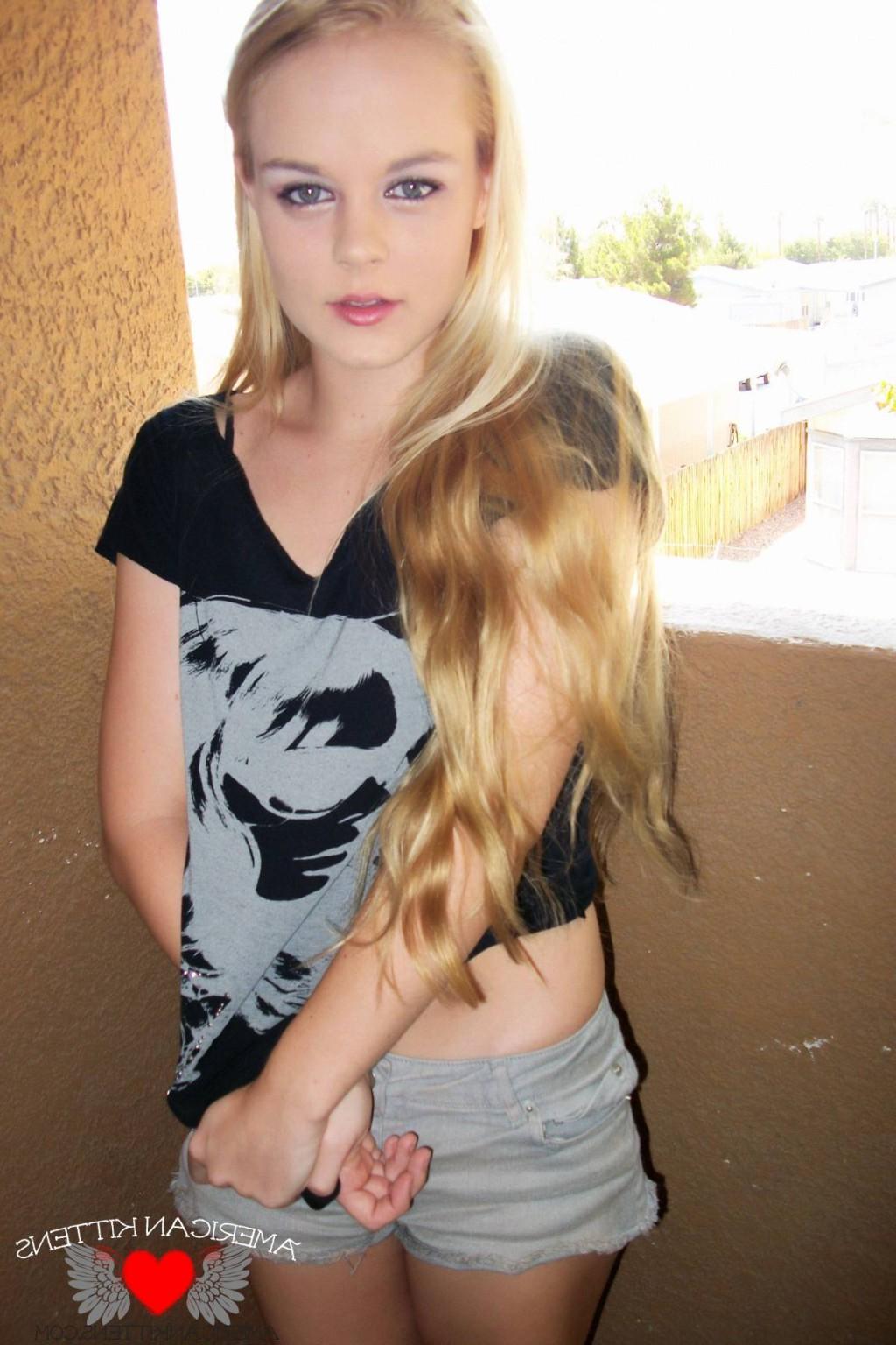 18P Bridgette Skies On the balcony 