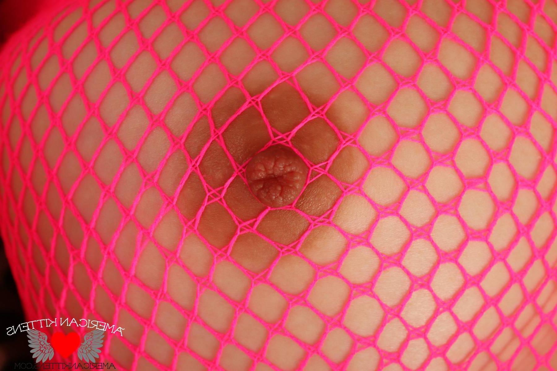 18P Lexi Sexton Pinking of you