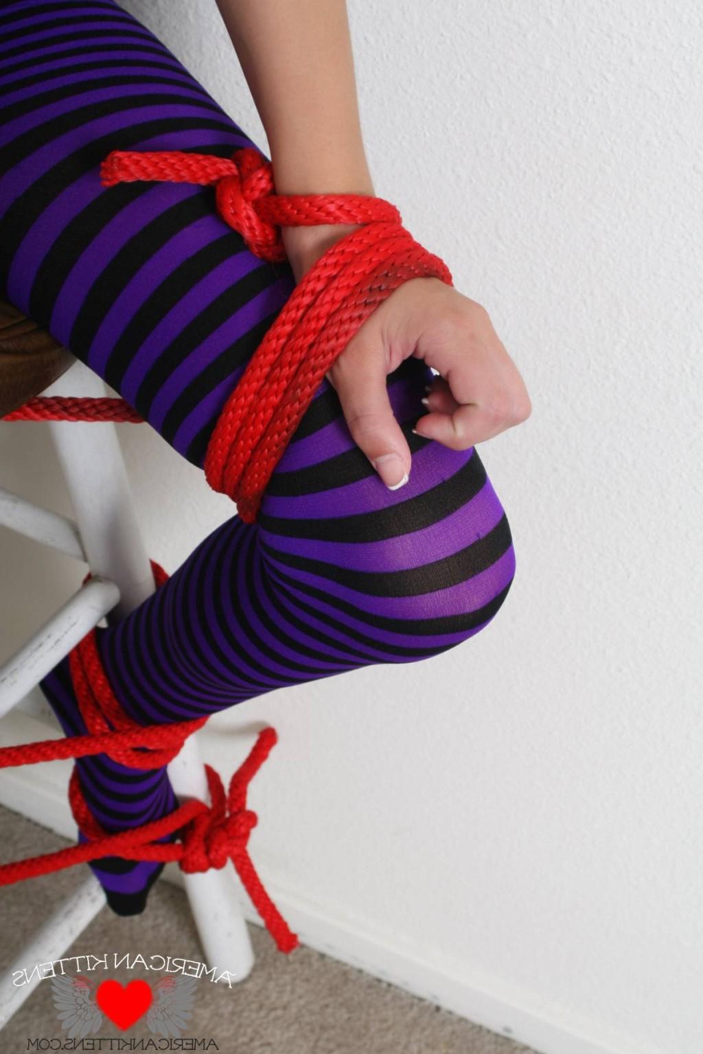 18P Lexi Sexton Red rope