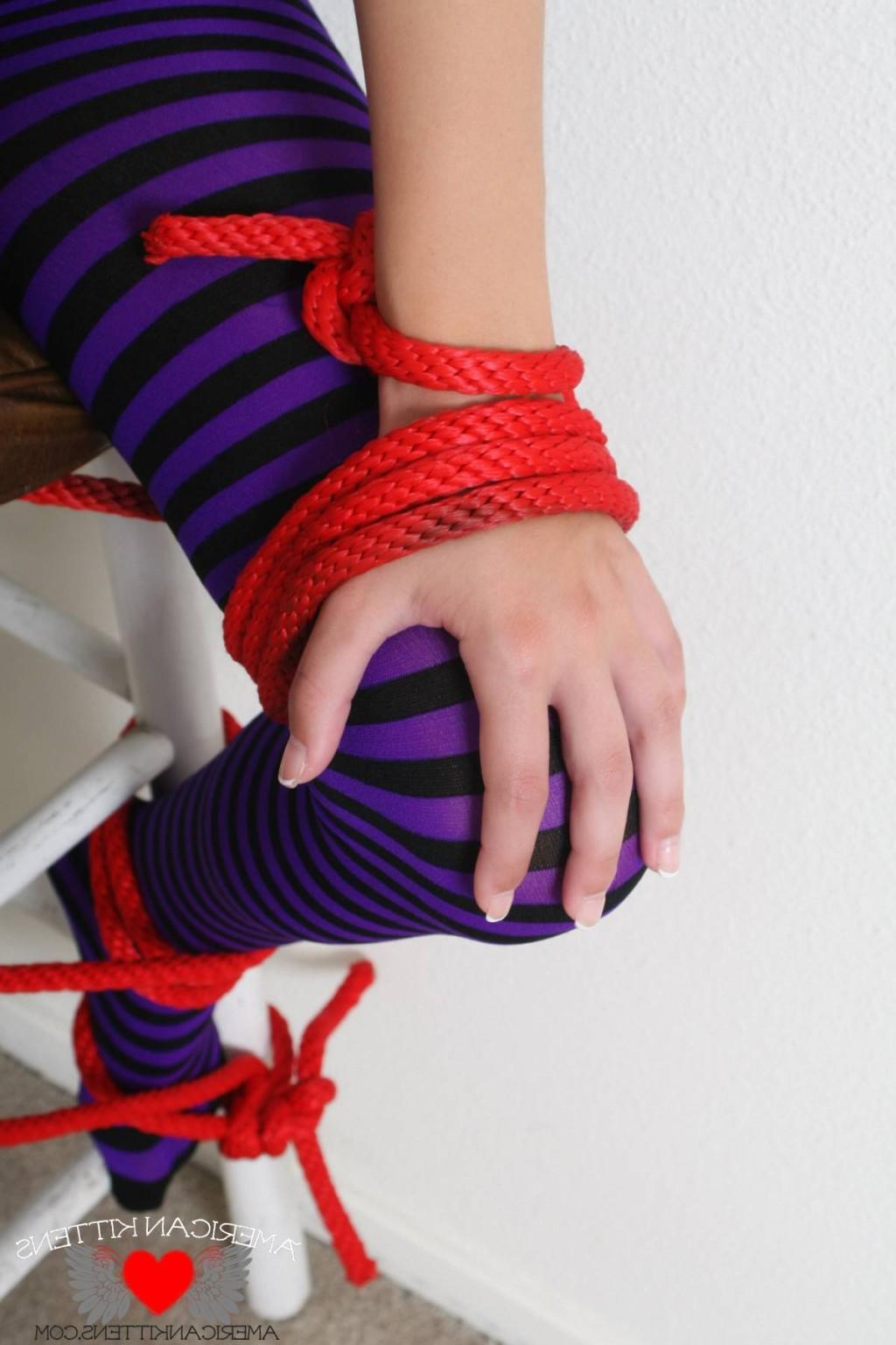 18P Lexi Sexton Red rope