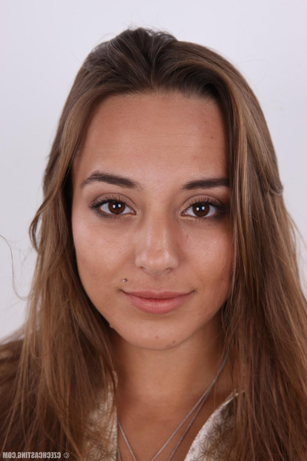 16P Czech Casting Dominika 3415