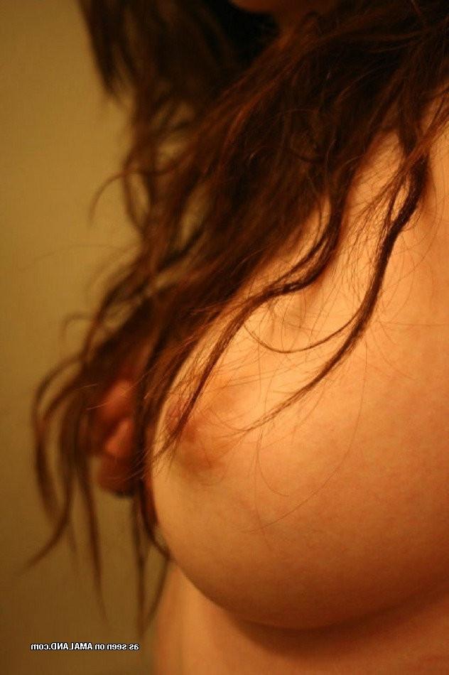 15P Amateur 18 year old GF spreading and masturbating