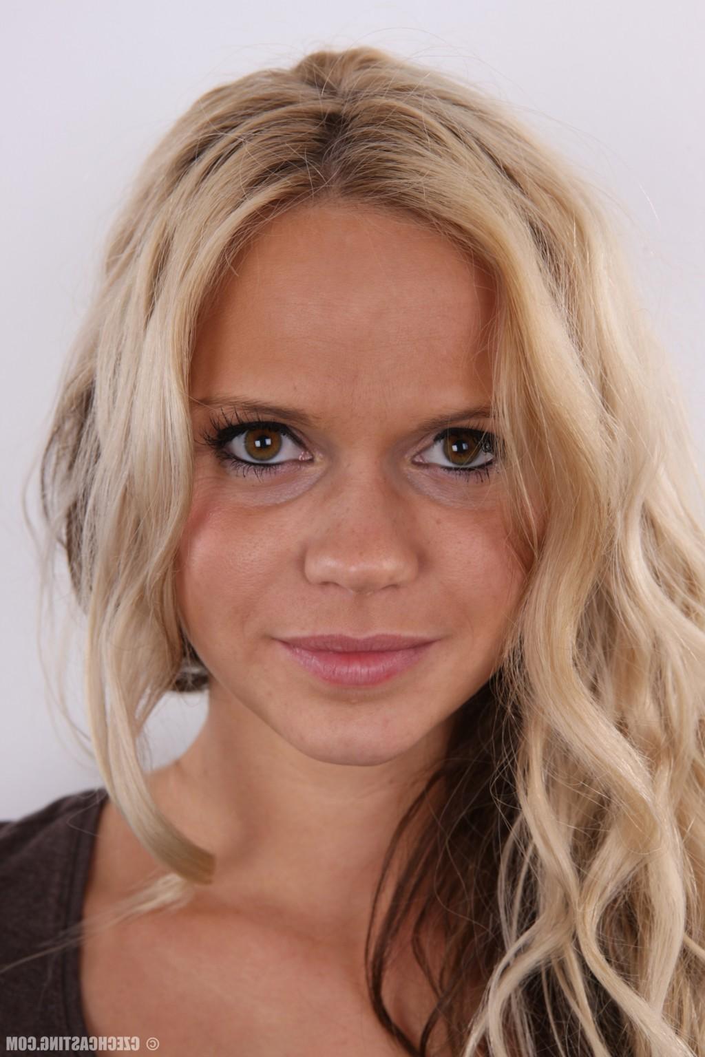 16P Czech Casting Sarka 3426
