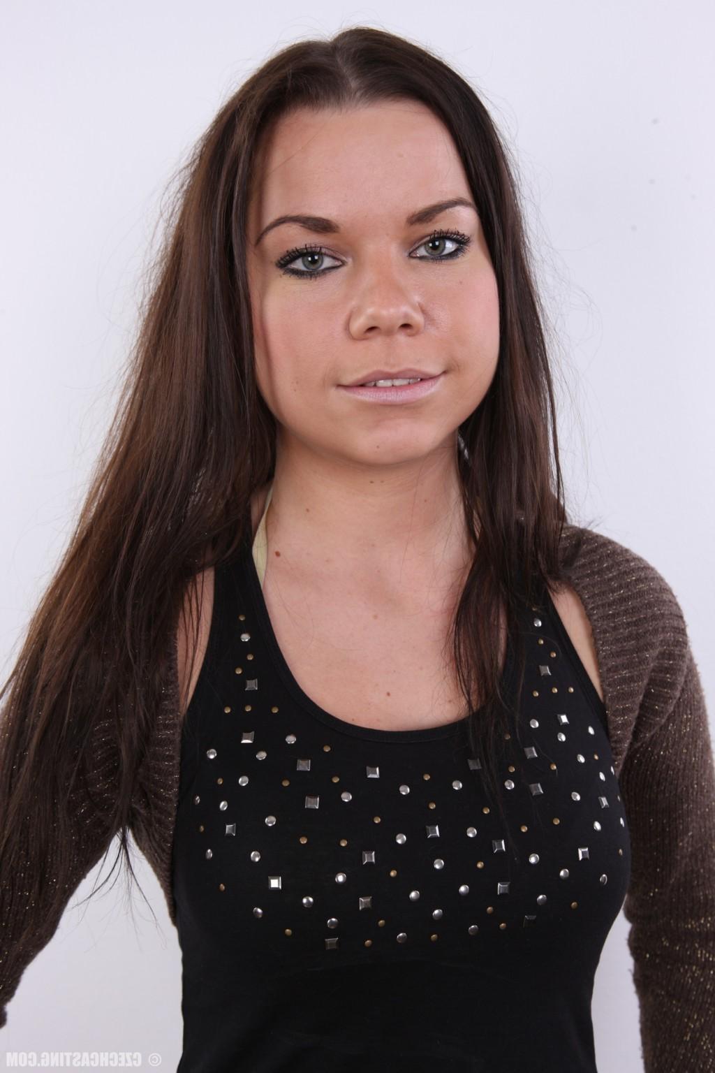 16P Czech Casting Petra 8905