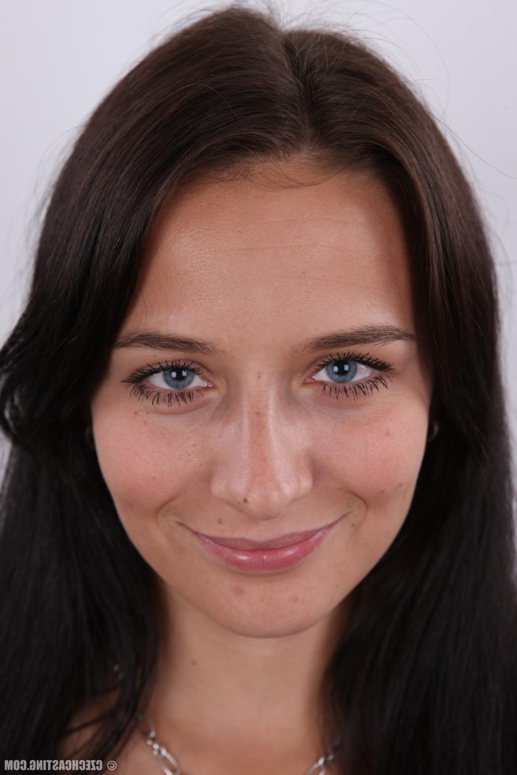16P Czech Casting Simona 2762