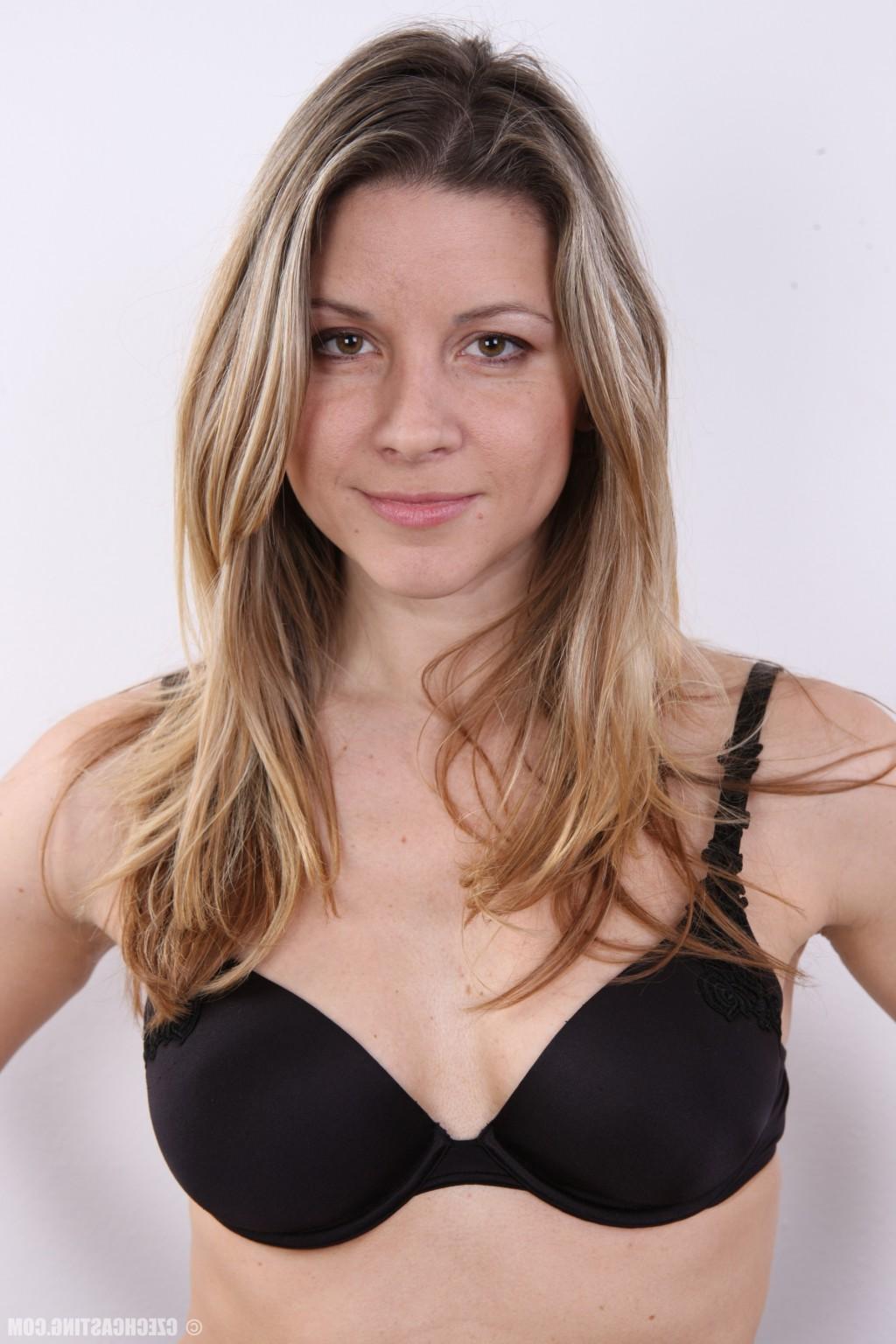 16P Czech Casting Monika 2507
