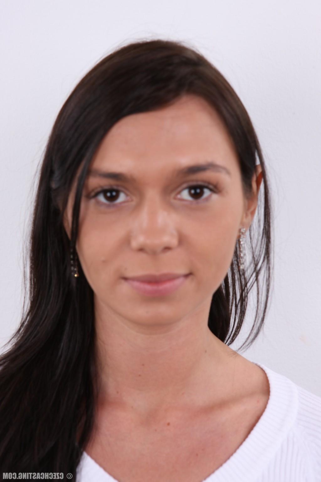 16P Czech Casting Marcela 2728