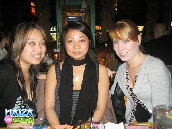 12P Sexy asian babes fuck in a crazy porn photos