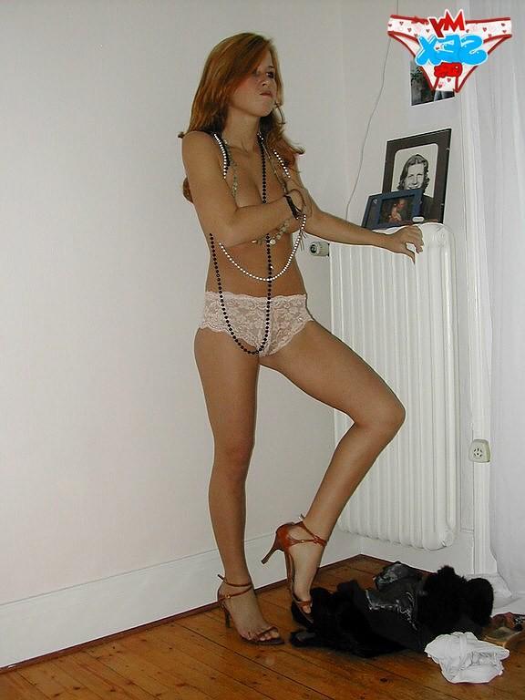 12P Redhead girlfriend caught topless on the floor