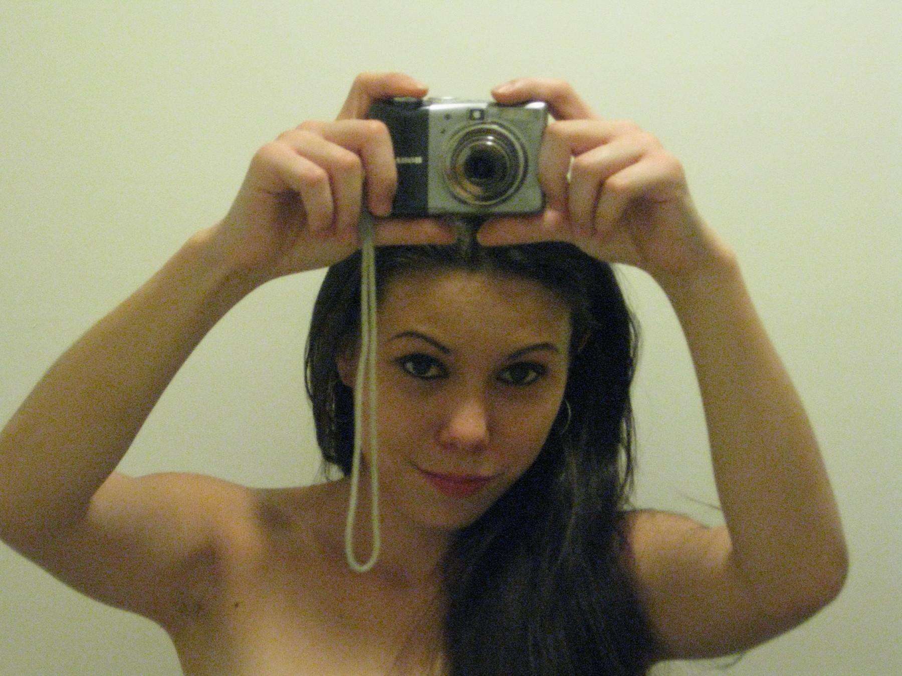 18P Jasmine Lee self pics sent to her boyfriend who shared them with me