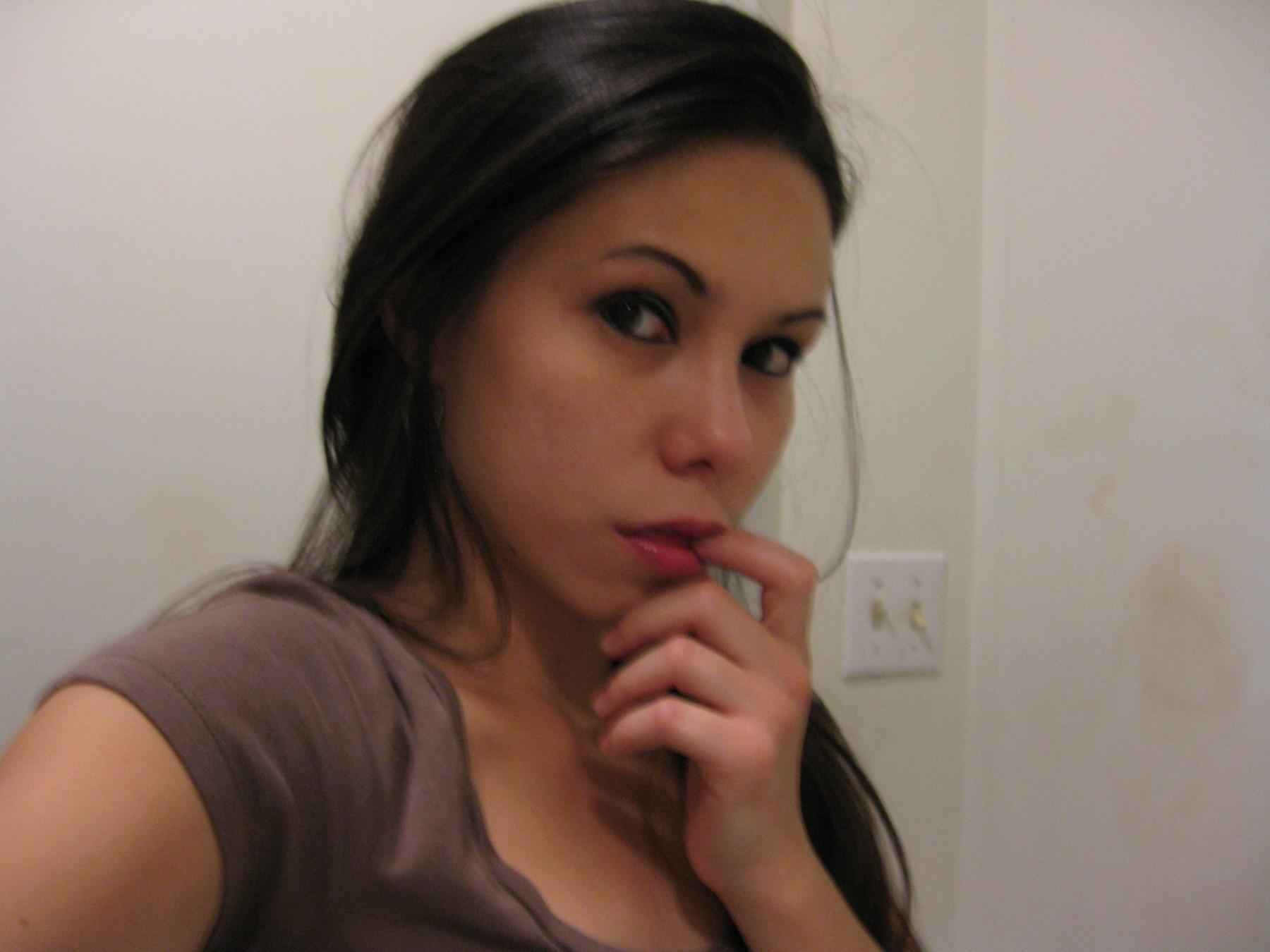 18P Jasmine Lee self pics sent to her boyfriend who shared them with me