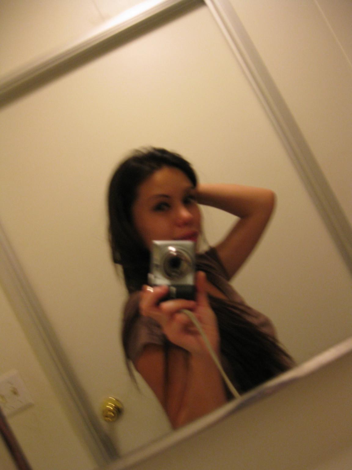 18P Jasmine Lee self pics sent to her boyfriend who shared them with me