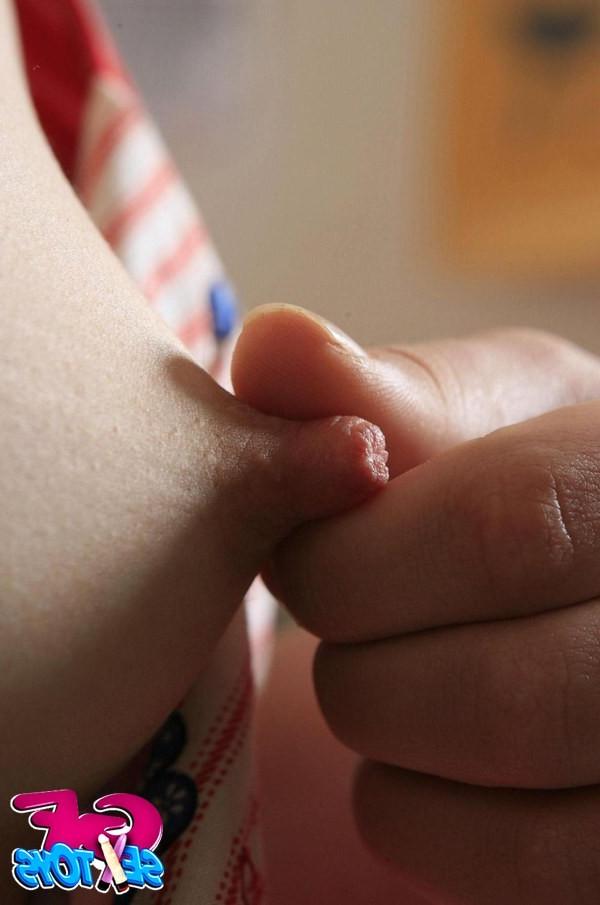 12P Hairy girlfriend toy nub in close up