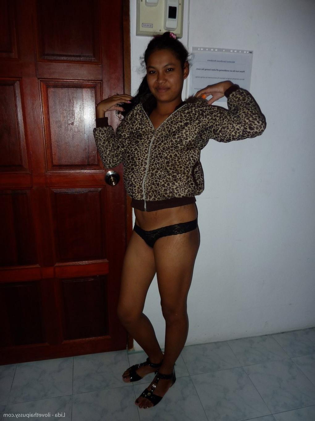 15P Busty Thai Hooker Fucked By A Crazy Sex Tourist On Vacation