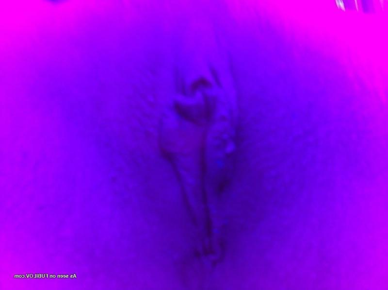 10P Ex Girlfriend masturbating in tanning bed