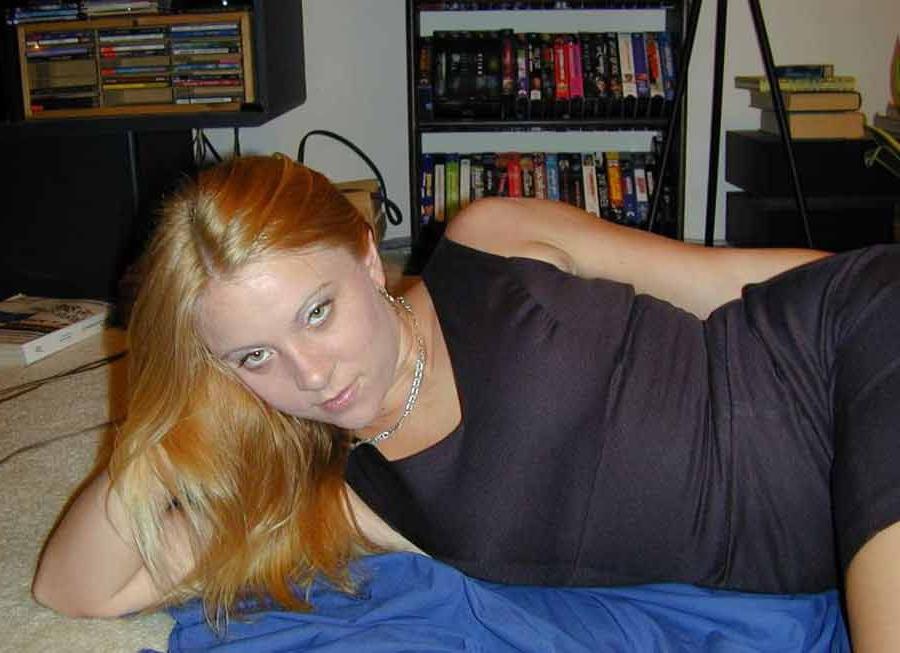 15P Wife in photoshoot