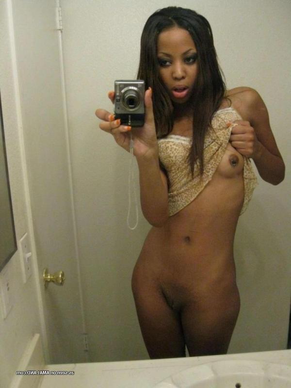18P Hot ebony teen GF selfshooting and masturbating