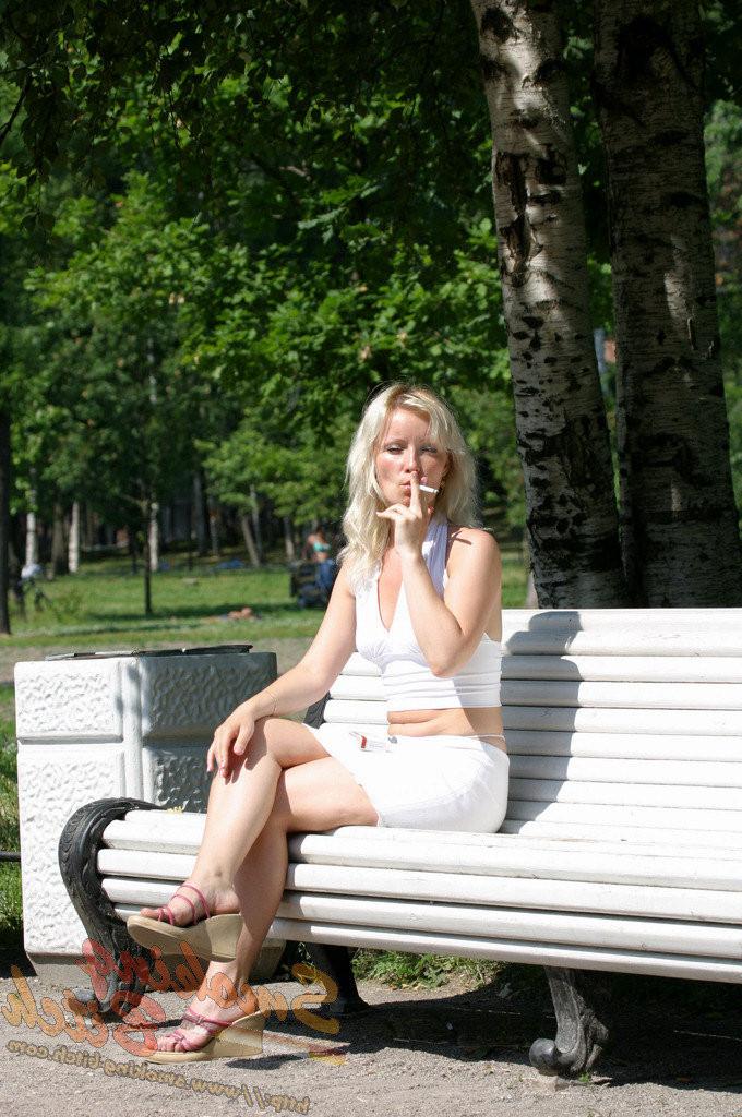 15P Real-life quality smoking fetish girls!