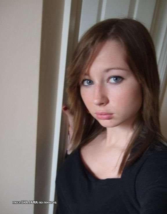 16P Lovely sexy GF with perky tits