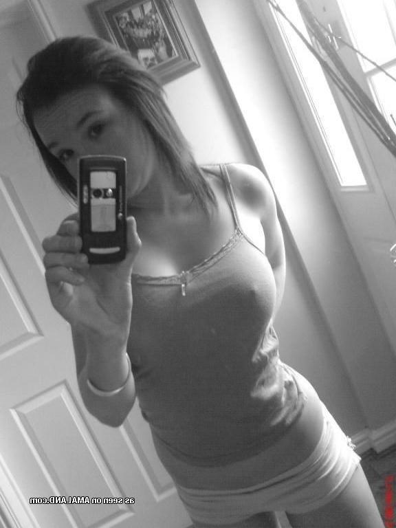 12P Selection of Selfshooting Horny Amateur Phone Sluts