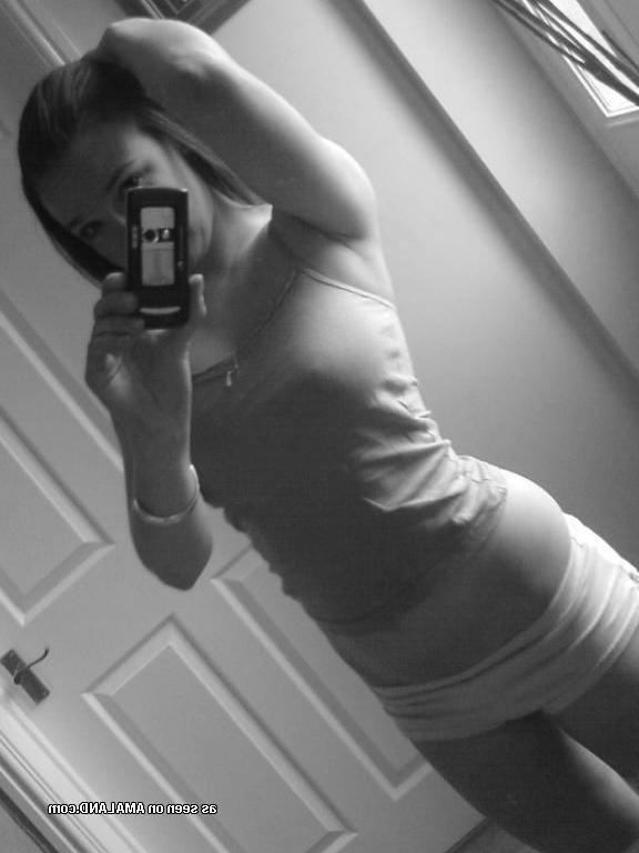 12P Selection of Selfshooting Horny Amateur Phone Sluts