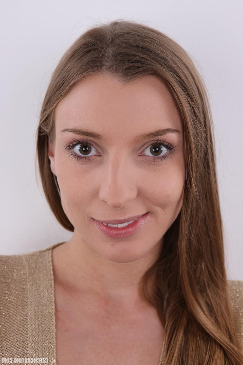 12P Czech Casting Michaela 2717