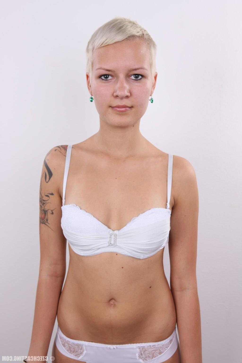 12P Czech Casting Lucie 2904