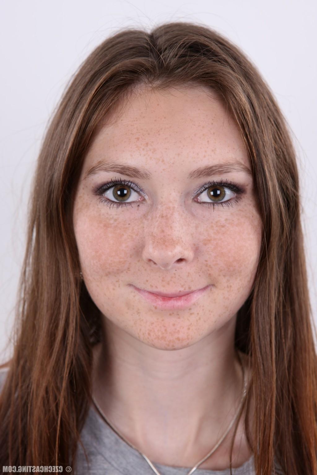 12P Czech Casting Lucie 2729