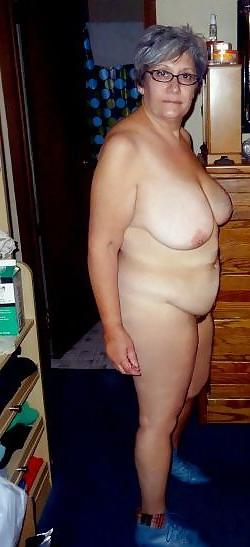 16P Short Gray Hair Big Boob Granny