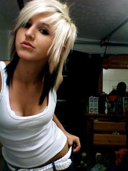 15P Hot Blonde Emo Scene Babe Flashing Her Perky Punk Rock Titties