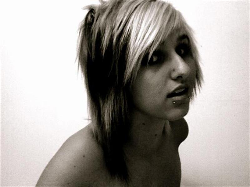 15P Hot Blonde Emo Scene Babe Flashing Her Perky Punk Rock Titties