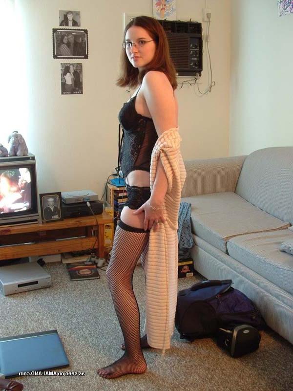 15P Amateur wife posing