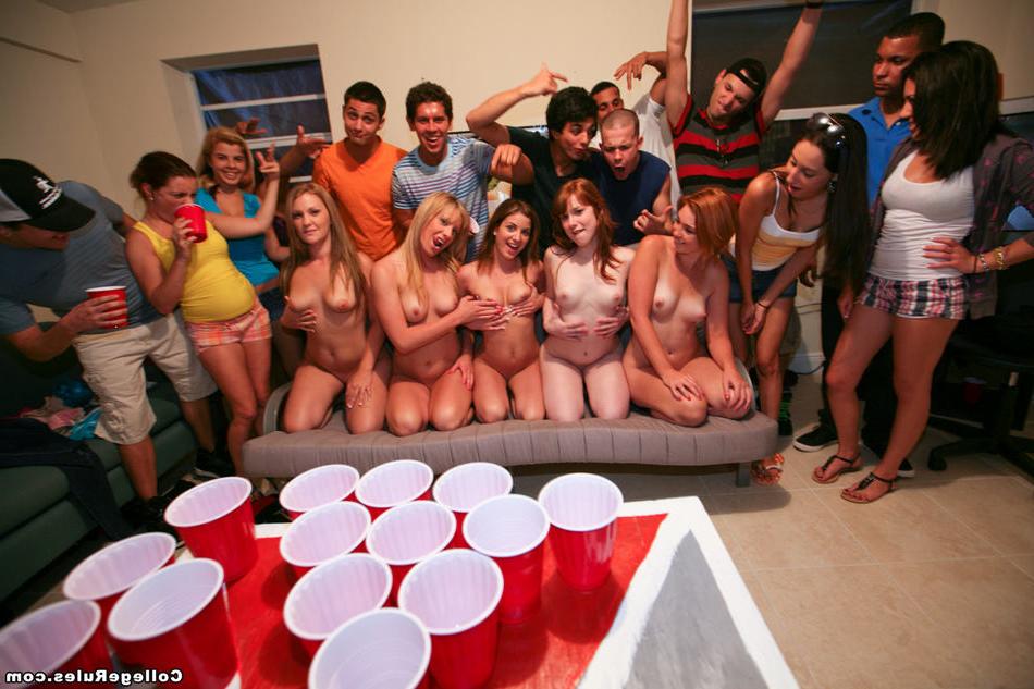 9P Amateur teens with big round asses fucked in college threesome