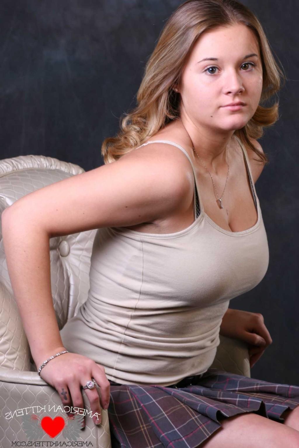 18P Amanda Green topless