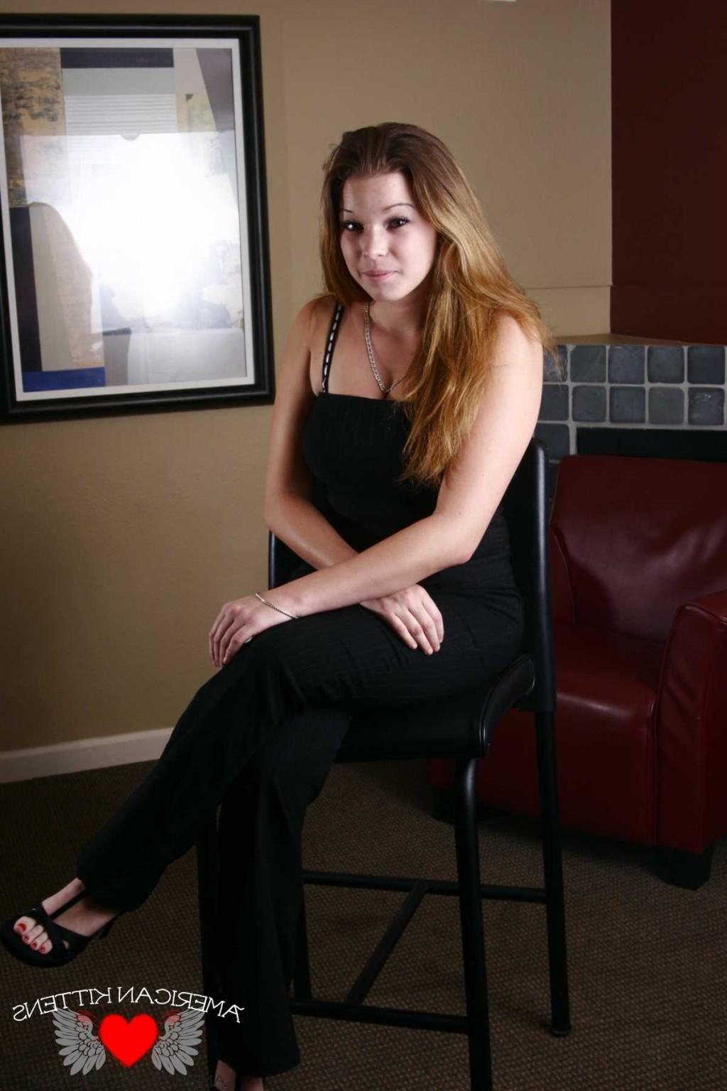 18P Melissa Kissiable black outfit
