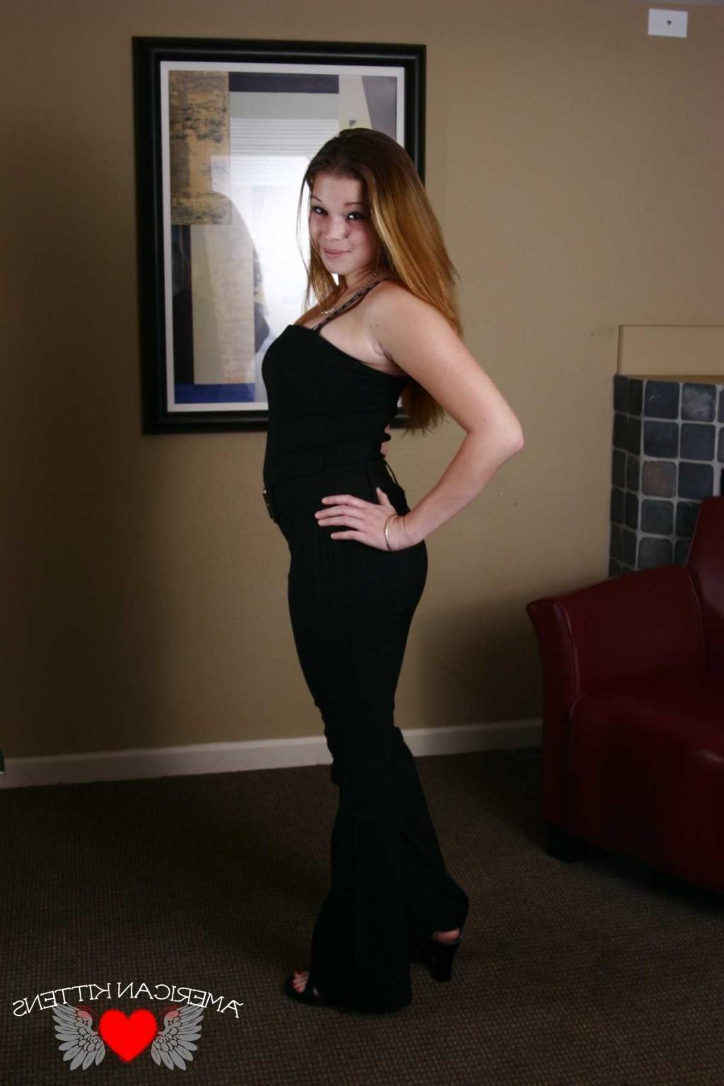 18P Melissa Kissiable black outfit
