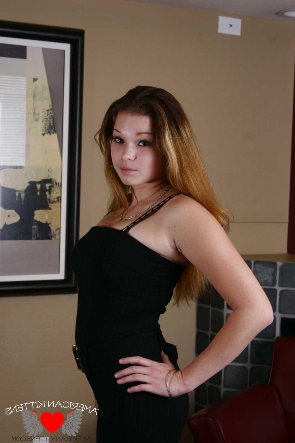 18P Melissa Kissiable black outfit