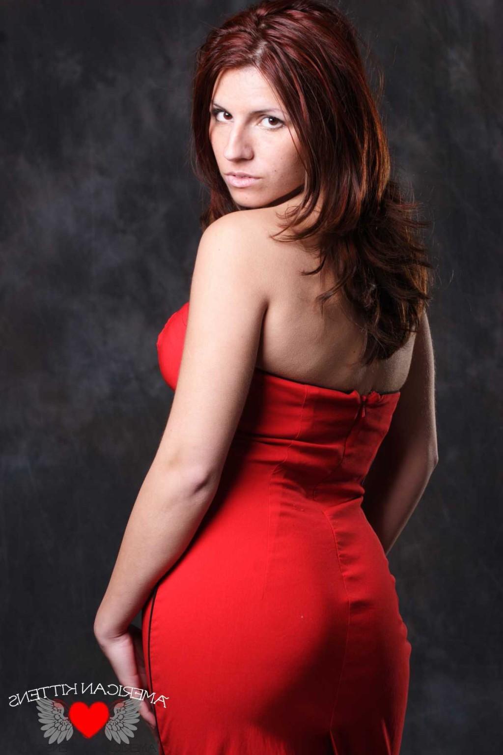 18P Andera Renolds red dress