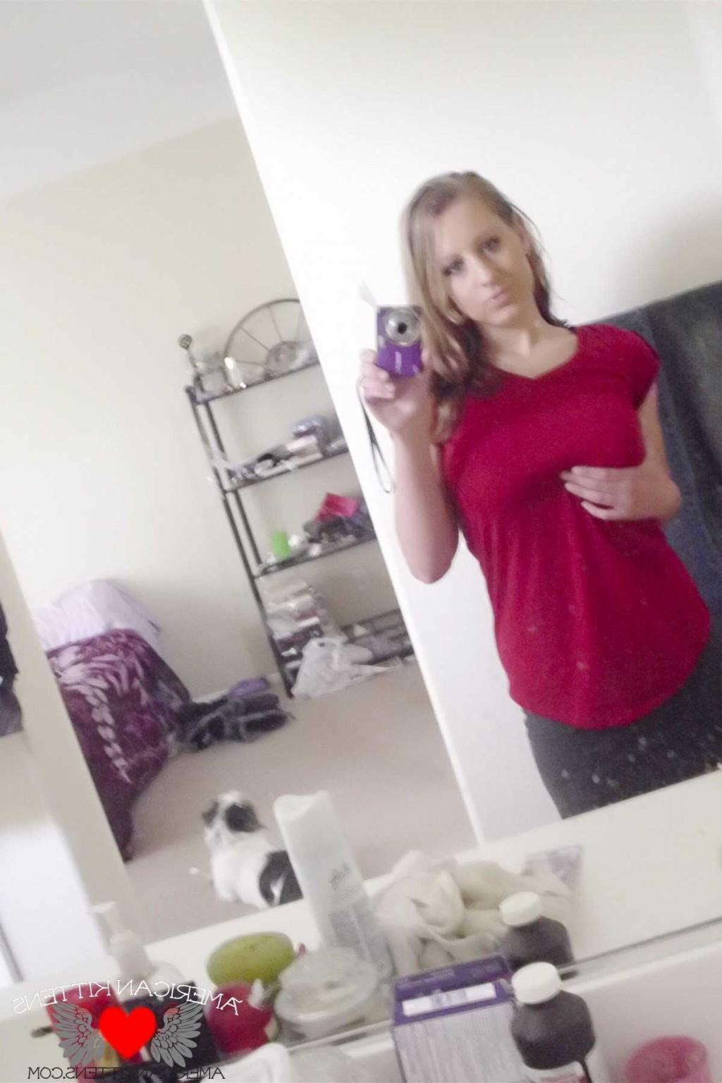 18P Lizzy self shot in the bathroom