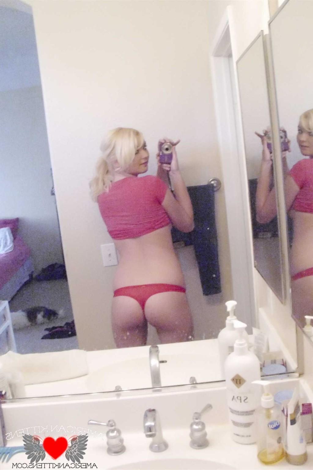 18P Mindy self shot