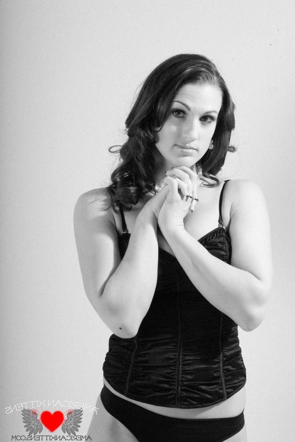 18P Misty Anderson black and white
