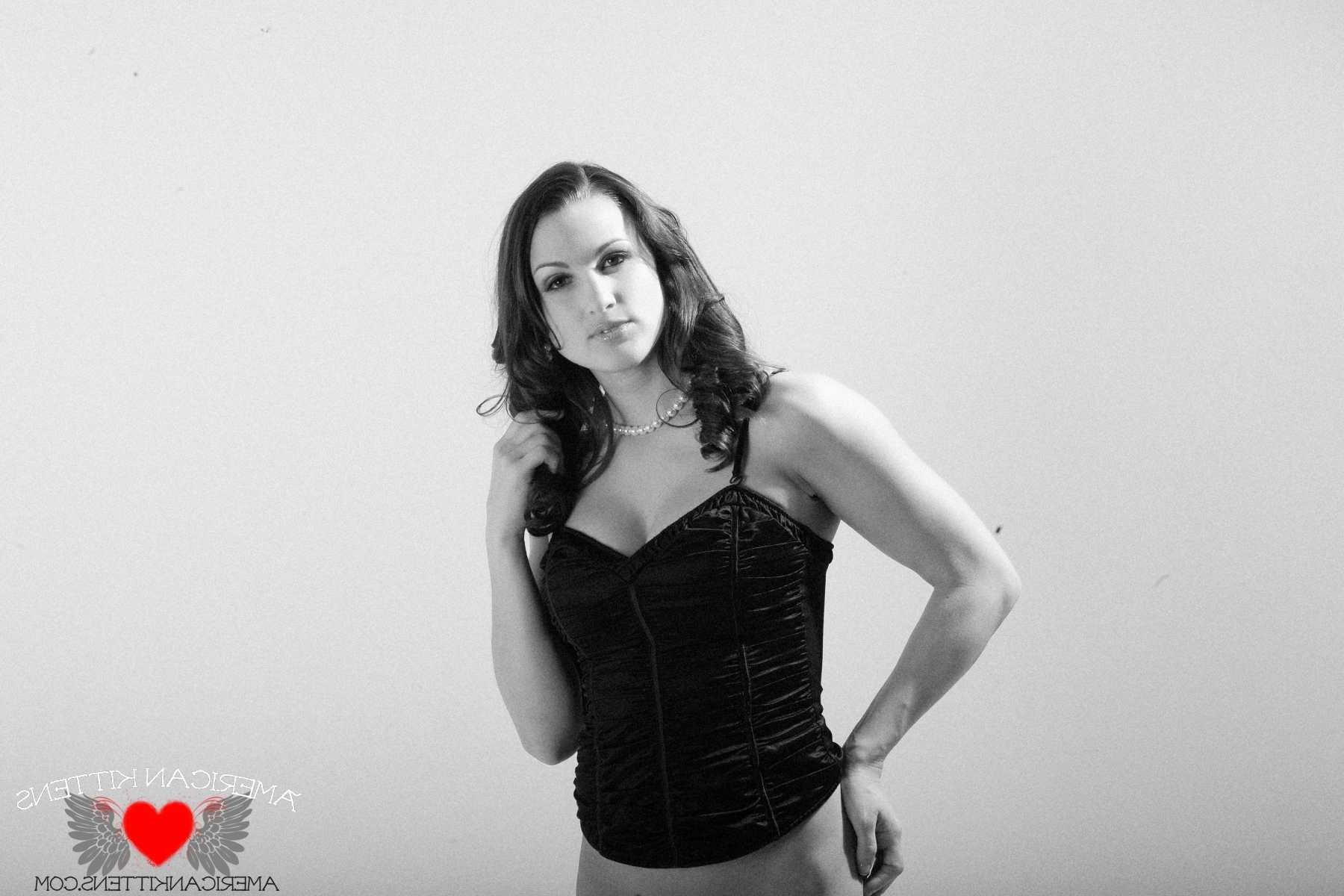 18P Misty Anderson black and white