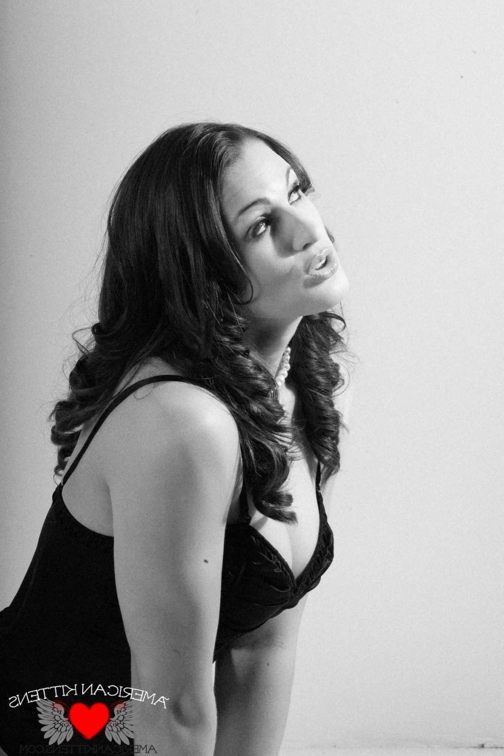 18P Misty Anderson black and white