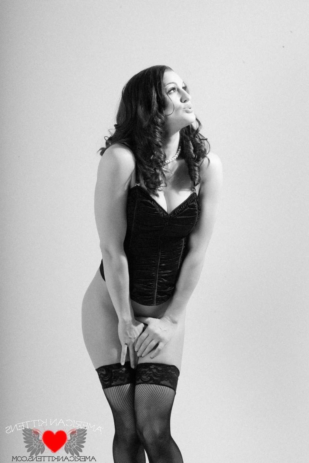 18P Misty Anderson black and white