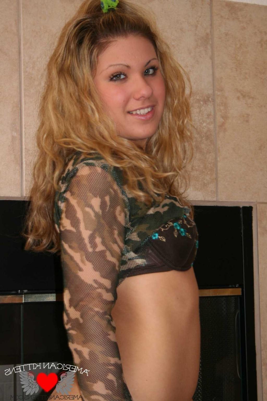 18P Aubrey Addams jean shorts bent over on the floor beggin for a bone