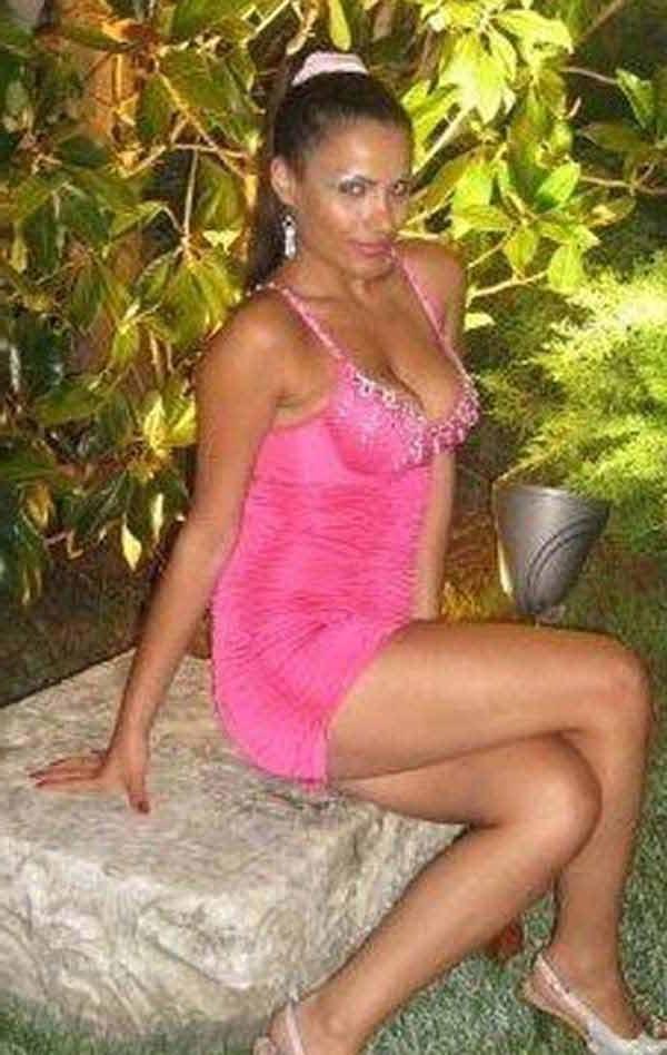 15P Daring sexy amateur Spanish girlfriends