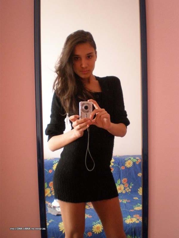 15P Sexy Spanish amateur senorita's selfpics