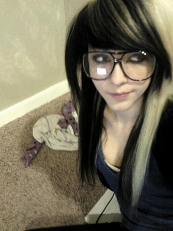 15P Naked selfshot emo teen girlfriends teasing