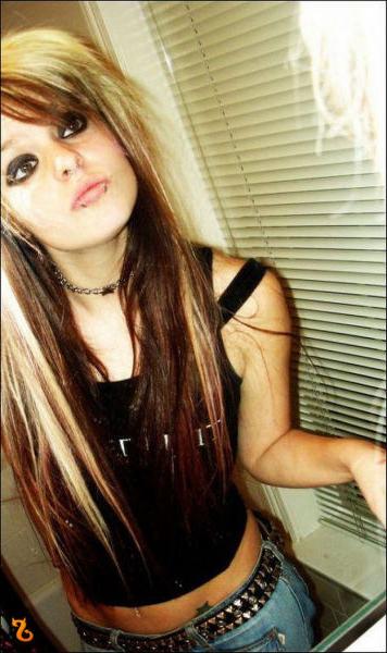 15P Naked selfshot emo teen girlfriends teasing